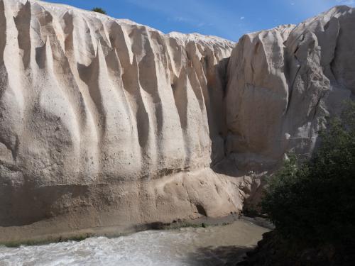 wall of ash