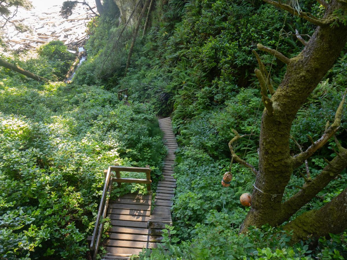Ladders down to Tsusiat