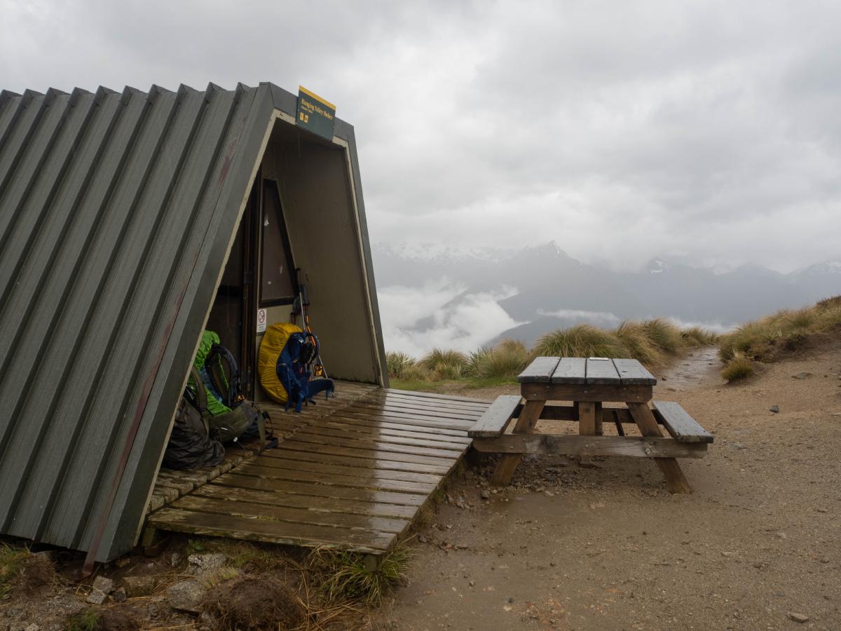 Hanging Valley Shelter, last stop before the drop