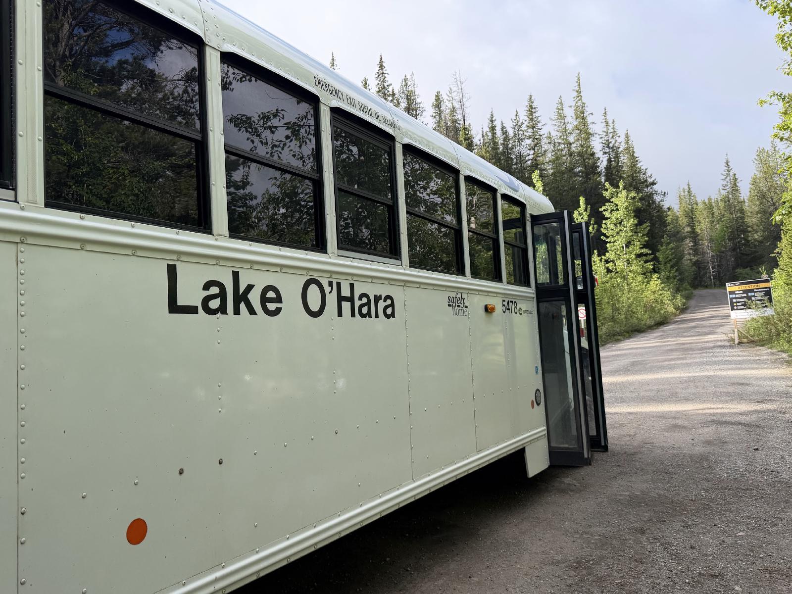 The shuttle bus to Lake O&rsquo;Hara